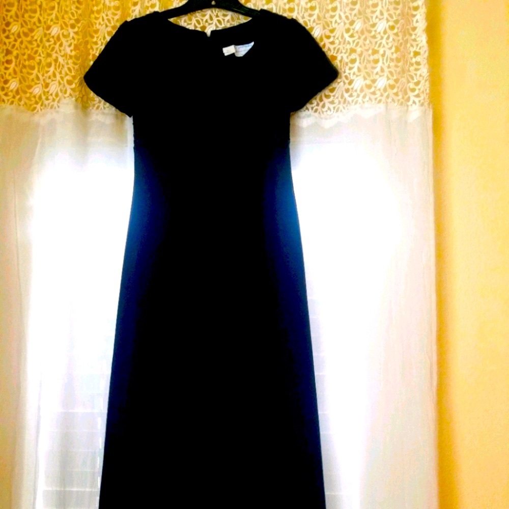 Southeastern  WOMEN'S  dress
